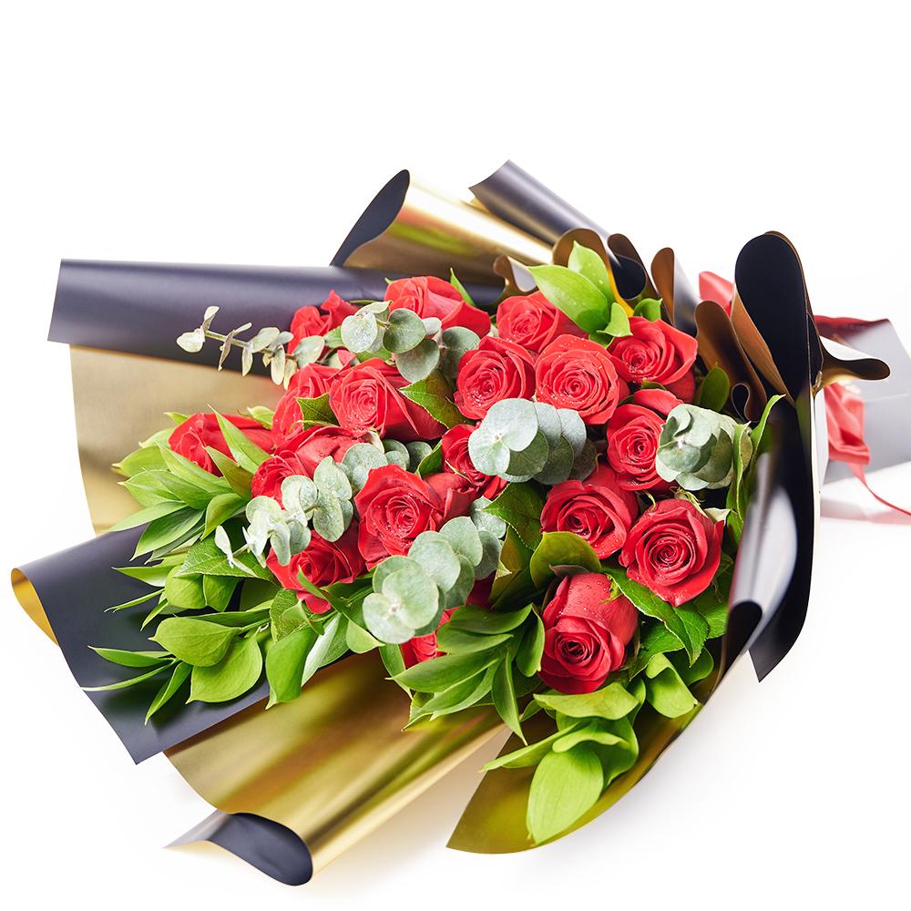 Classic Rose Bouquet - Heart &amp; Thorn - Canada flower delivery