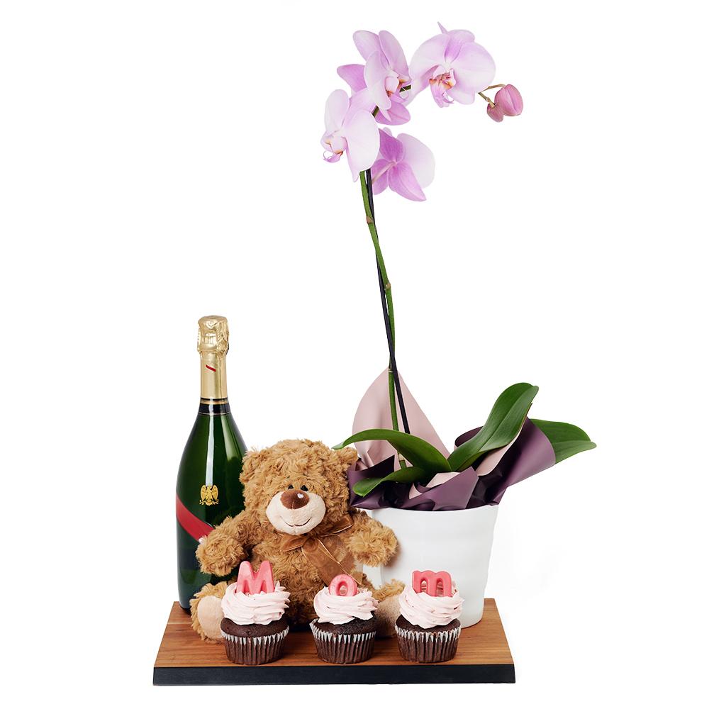 "Dear Mum" Celebration Gift Basket - Heart &amp; Thorn - Canada flower delivery