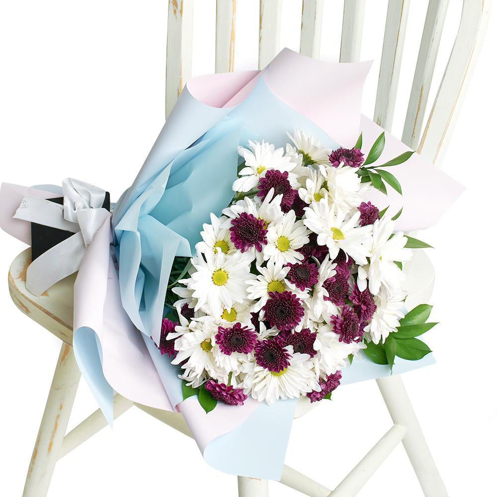 First Whisper of Spring Daisy Bouquet - Heart &amp; Thorn - Canada flower delivery