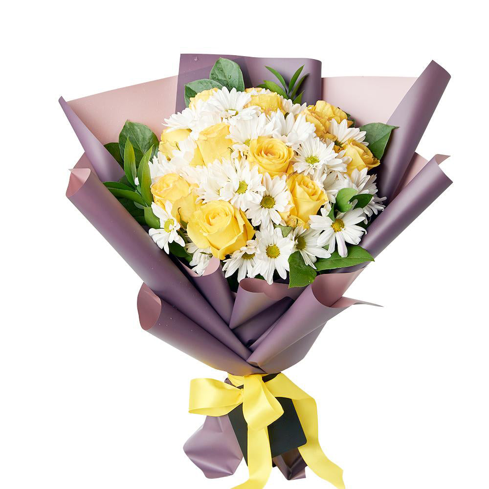 Floral Fantasy Daisy Bouquet - Heart &amp; Thorn - Canada flower delivery