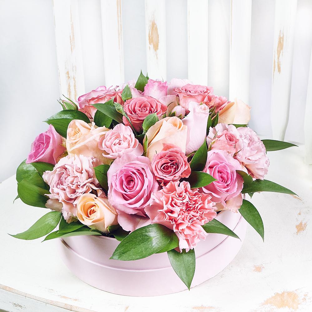 Graceful Pink Mixed Hat Box - Heart &amp; Thorn - Canada flower delivery