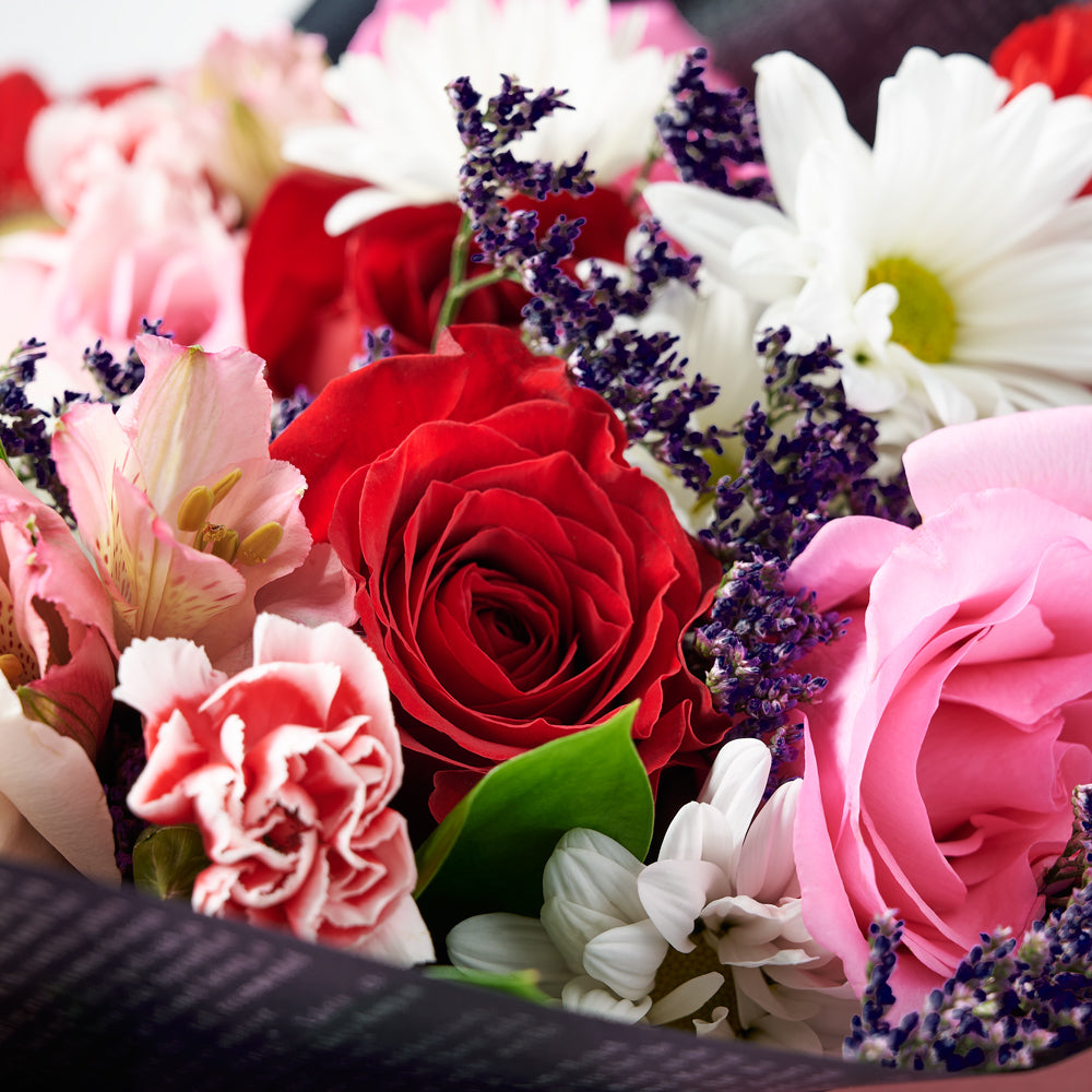 Valentine's Day Seasonal Bouquet & Box, Canada Same Day Flower Delivery, Valentine's Day gifts