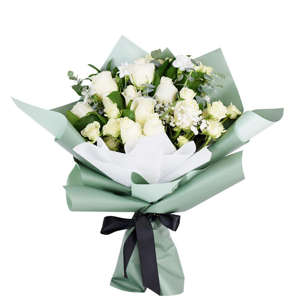 Parisian Whisper Tea Rose Bouquet - Heart &amp; Thorn - Canada flower delivery